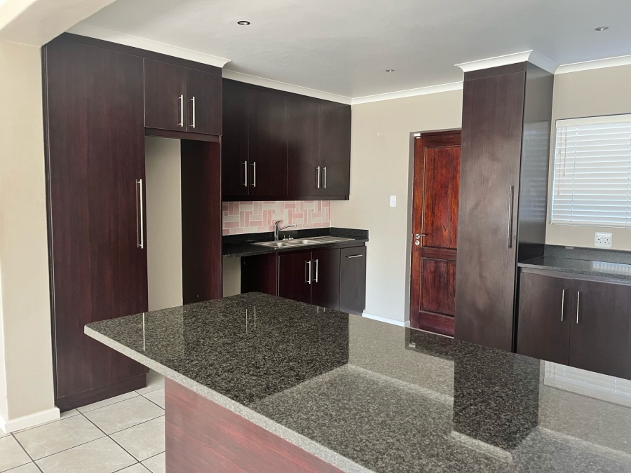 To Let 3 Bedroom Property for Rent in Top Town Eastern Cape